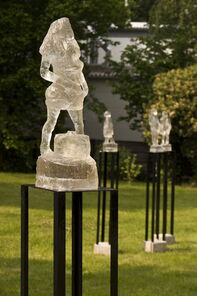 Gotelinde mit Stativ 03